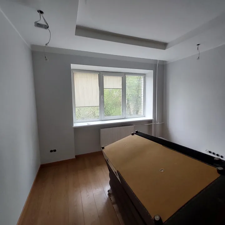 Istabas apdare un griestu konstrukcija